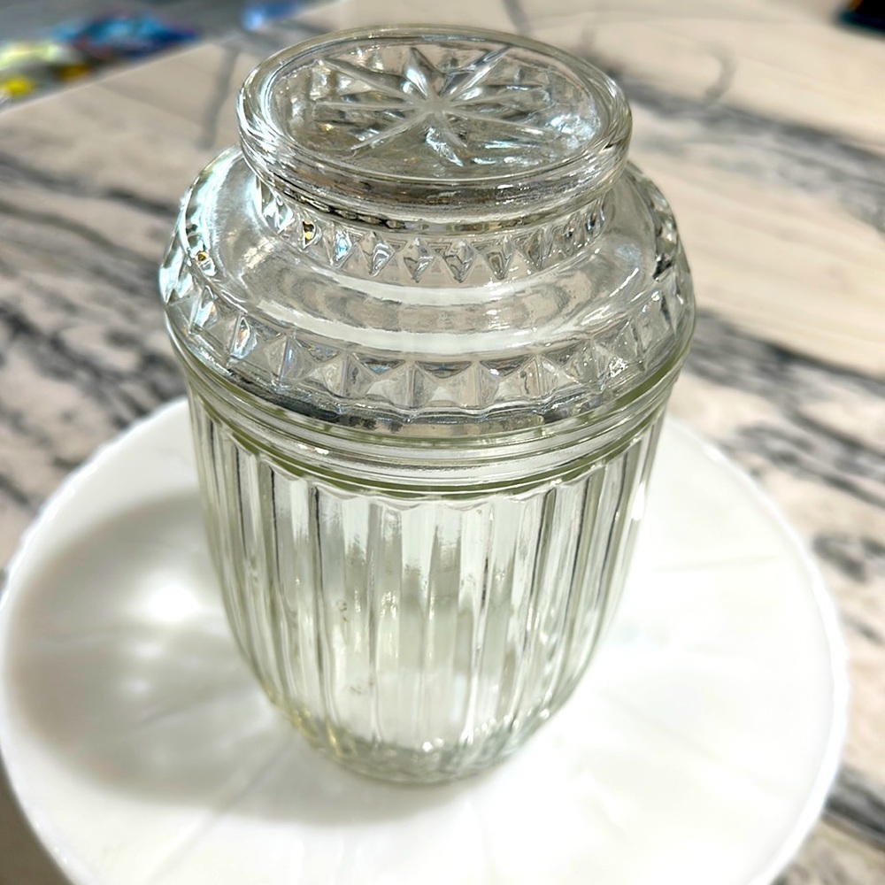 Vintage Anchor Hocking Rounded Ribbed Apothecary/Canister jar with Starbust Lid